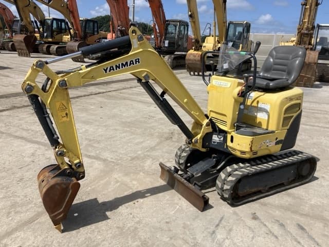 MINI EXCAVATOR — Auction (lot 8456-86)