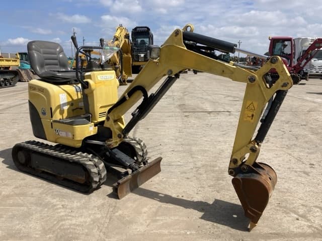 MINI EXCAVATOR — Auction (lot 8456-86)