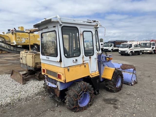 MINI WHEEL LOADER — Auction (lot 8456-8601)