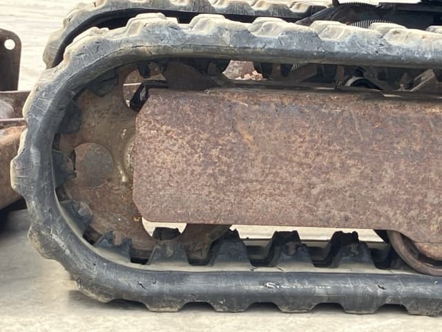 MINI EXCAVATOR — Auction (lot 8456-93)