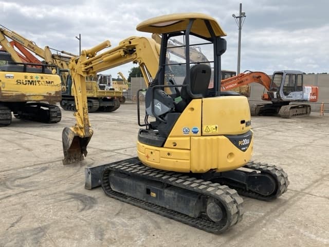 MINI EXCAVATOR — Auction (lot 8456-98)