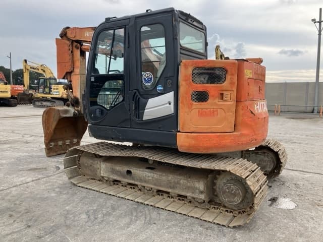 EXCAVATOR — Auction (lot 8457-100)