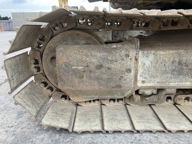 EXCAVATOR — Auction (lot 8457-100)