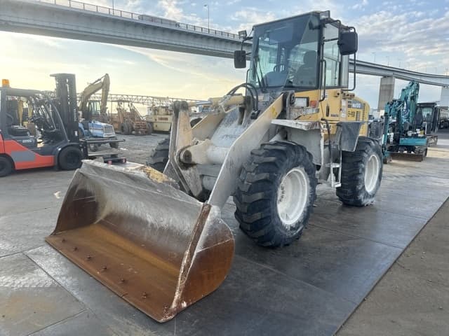 WHEEL LOADER — Auction (lot 8457-10003)