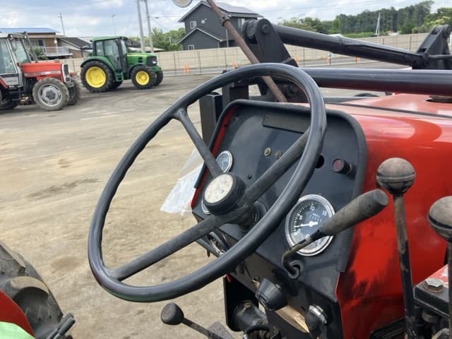 Tractor — Auction (lot 8457-1002)