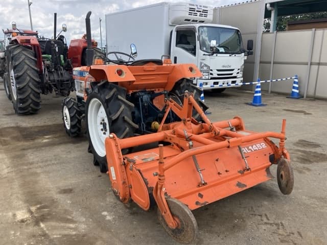 Tractor — Auction (lot 8457-1004)