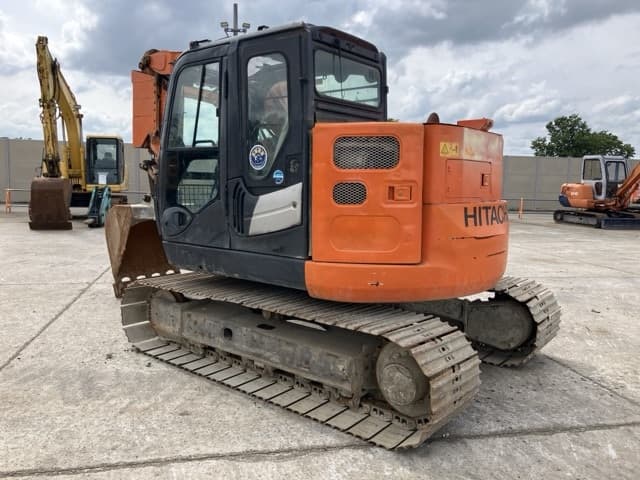 EXCAVATOR — Auction (lot 8457-101)