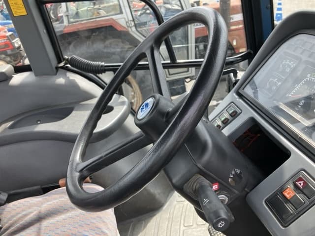 Tractor — Auction (lot 8457-1015)