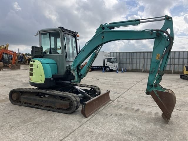 MINI EXCAVATOR — Auction (lot 8457-102)