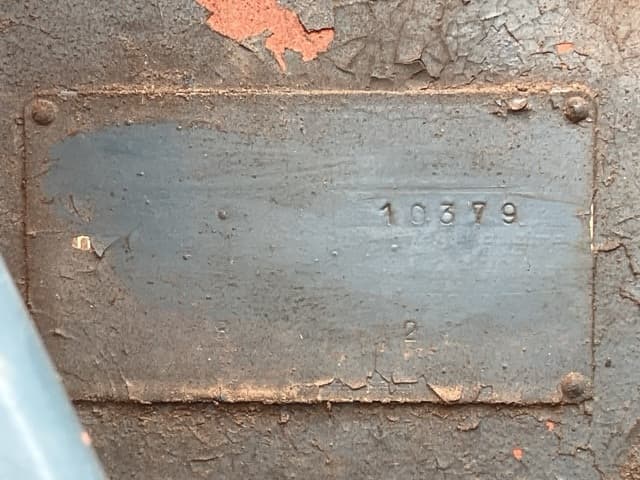 Tractor — Auction (lot 8457-1023)