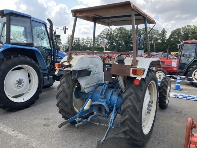 Tractor — Auction (lot 8457-1025)
