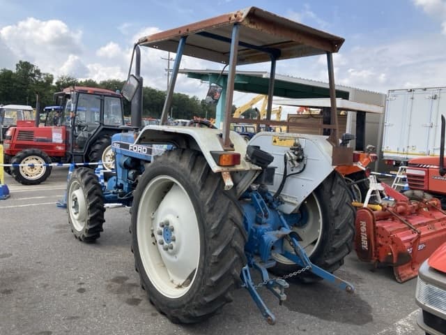 Tractor — Auction (lot 8457-1025)