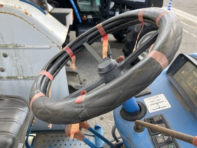 Tractor — Auction (lot 8457-1025)