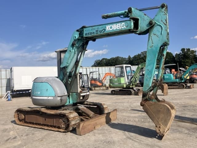 MINI EXCAVATOR — Auction (lot 8457-103)