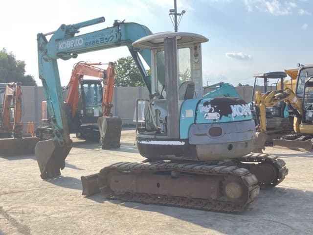 MINI EXCAVATOR — Auction (lot 8457-103)