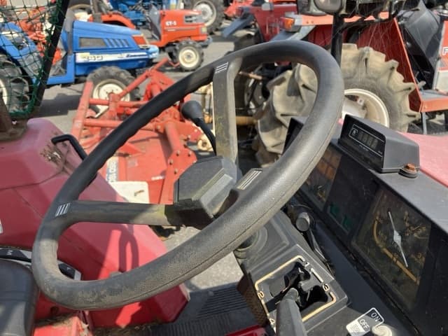 Tractor — Auction (lot 8457-1030)