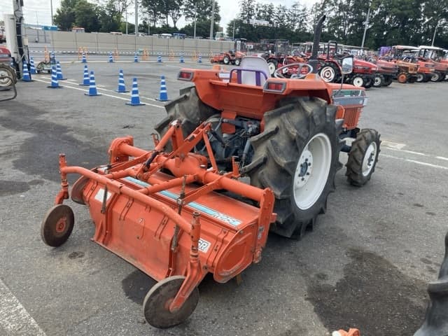 Tractor — Auction (lot 8457-1039)