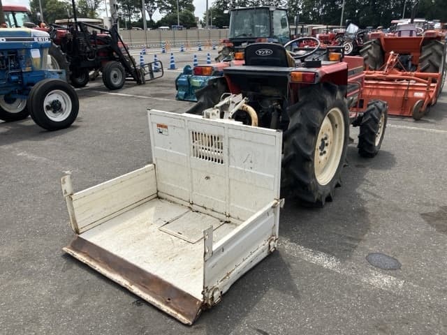 Tractor — Auction (lot 8457-1055)