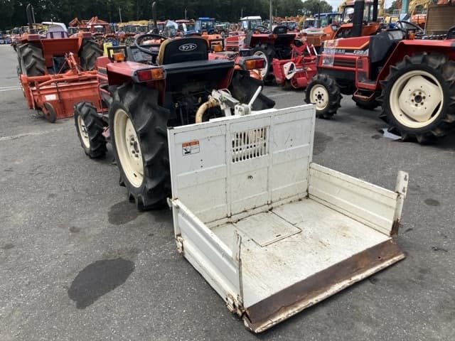 Tractor — Auction (lot 8457-1055)