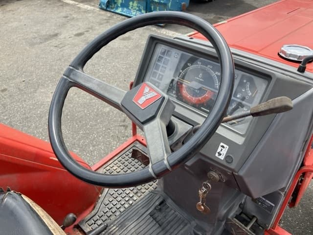 Tractor — Auction (lot 8457-1055)