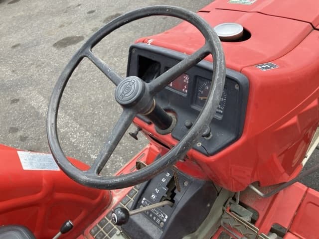 Tractor — Auction (lot 8457-1057)