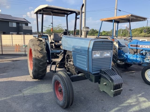 Tractor — Auction (lot 8457-1058)