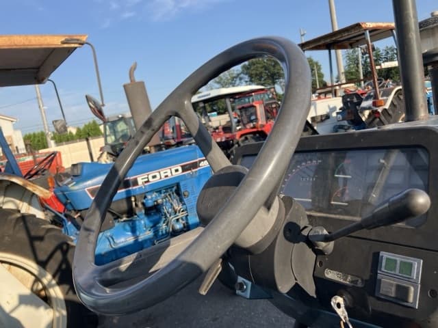 Tractor — Auction (lot 8457-1058)