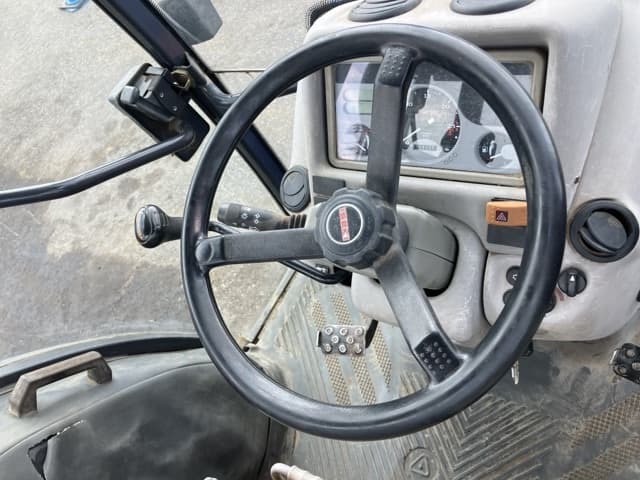 Tractor — Auction (lot 8457-1063)