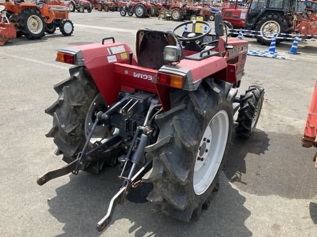 Tractor — Auction (lot 8457-1065)