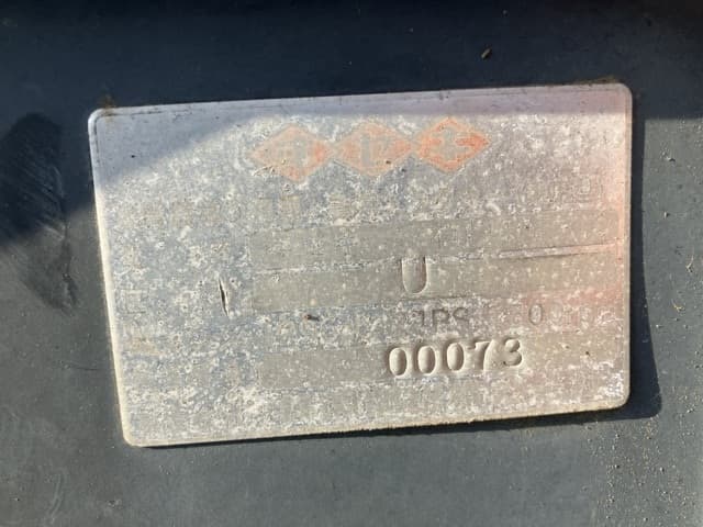 Tractor — Auction (lot 8457-1066)