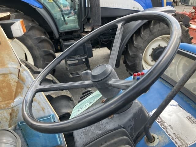 Tractor — Auction (lot 8457-1069)