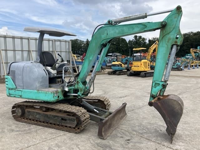 MINI EXCAVATOR — Auction (lot 8457-107)