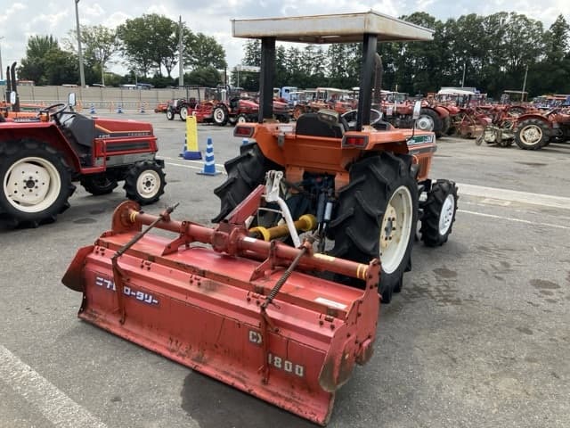 Tractor — Auction (lot 8457-1071)