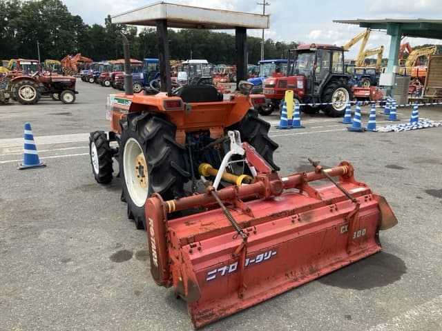 Tractor — Auction (lot 8457-1071)