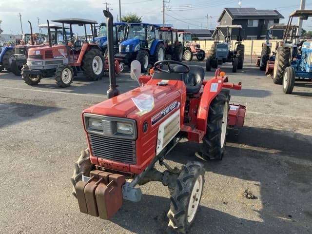 Tractor — Auction (lot 8457-1074)