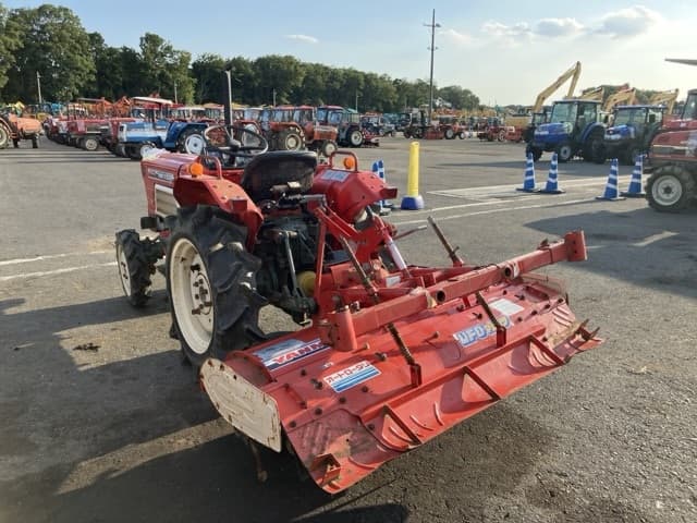Tractor — Auction (lot 8457-1074)