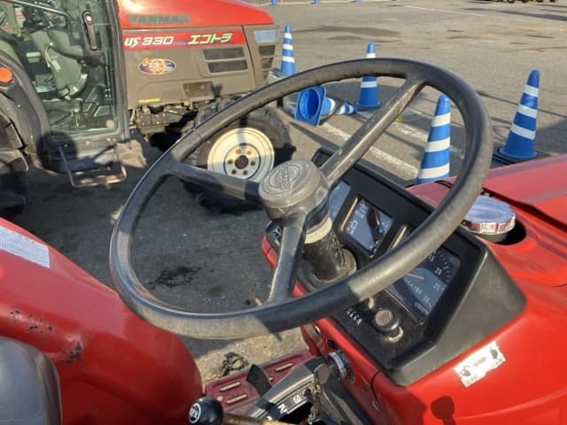 Tractor — Auction (lot 8457-1074)