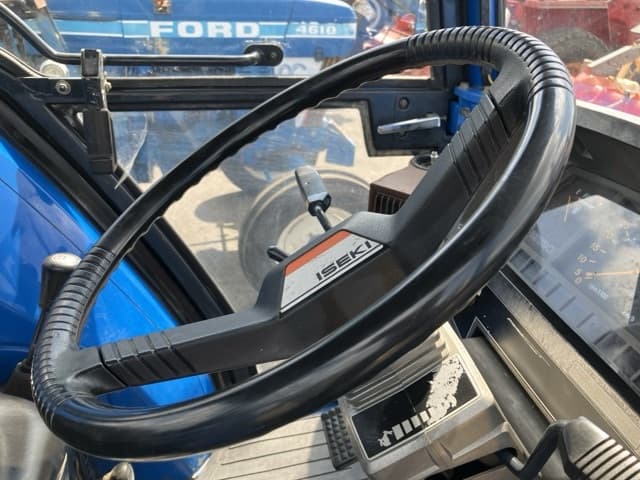 Tractor — Auction (lot 8457-1075)