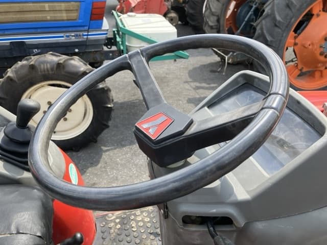Tractor — Auction (lot 8457-1076)