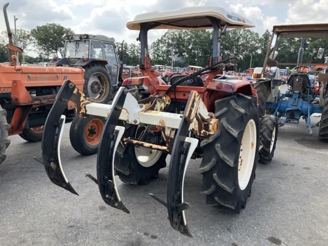 Tractor — Auction (lot 8457-1077)