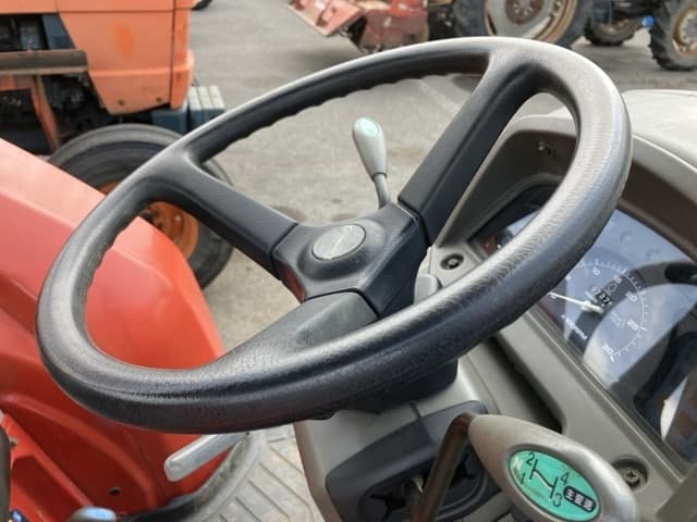 Tractor — Auction (lot 8457-1077)