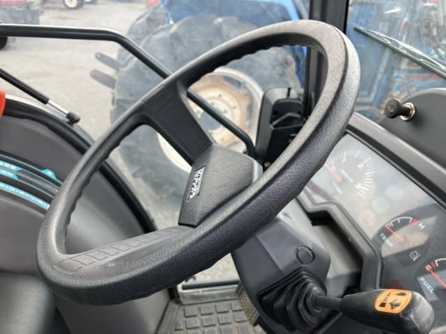 Tractor — Auction (lot 8457-1081)