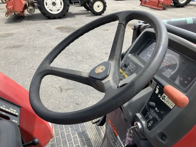 Tractor — Auction (lot 8457-1082)