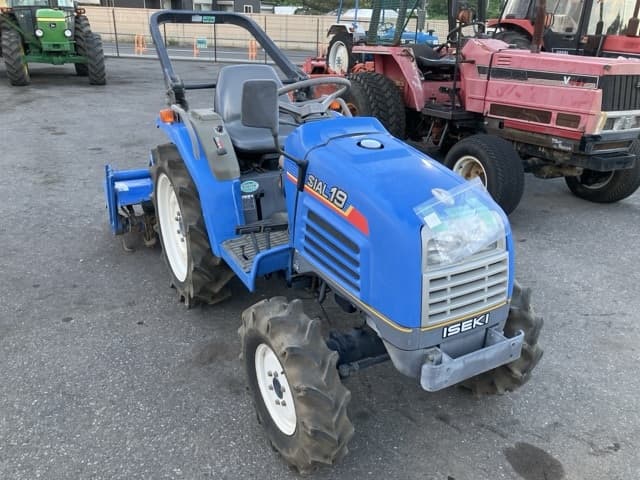 Tractor — Auction (lot 8457-1083)