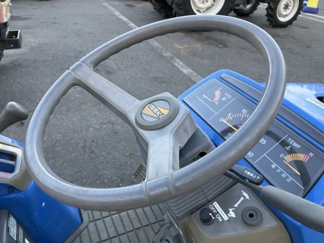 Tractor — Auction (lot 8457-1083)
