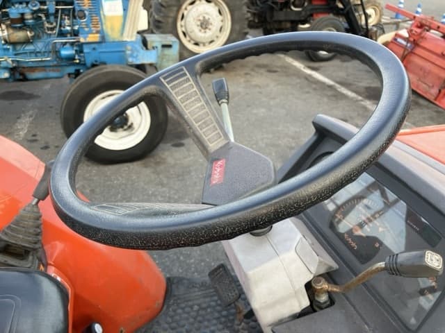 Tractor — Auction (lot 8457-1087)