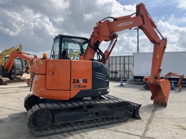 EXCAVATOR — Auction (lot 8457-109)