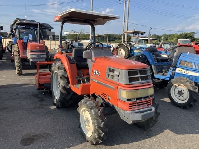 Tractor — Auction (lot 8457-1099)