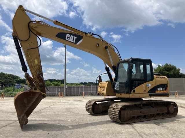 EXCAVATOR — Auction (lot 8457-11)
