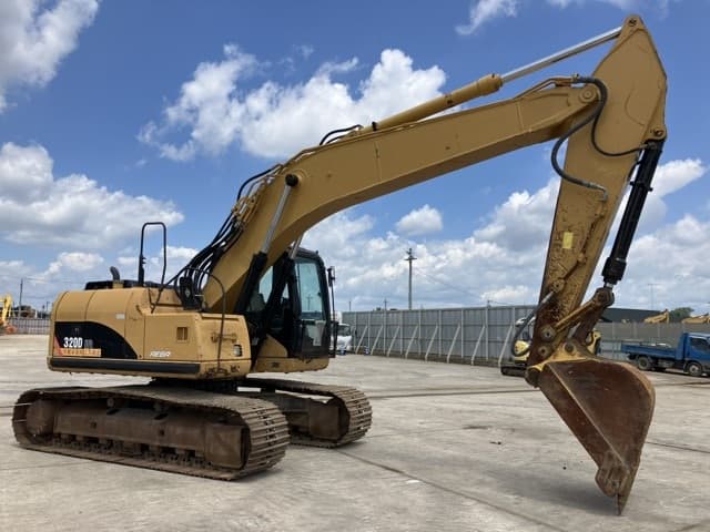 EXCAVATOR — Auction (lot 8457-11)